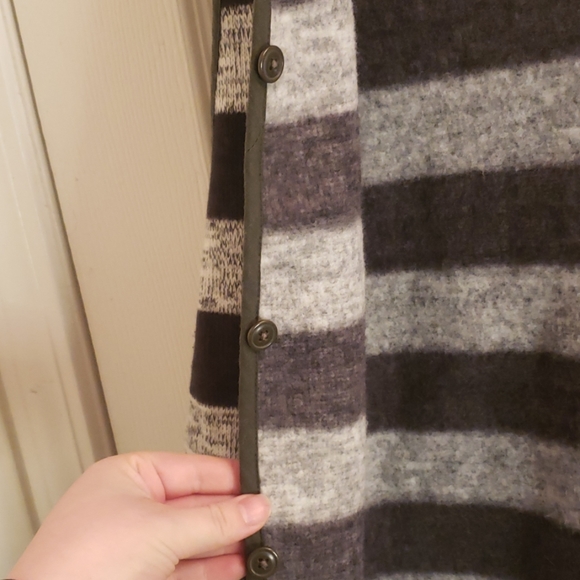 🤯3/$12 Gap Vest Black & White Size M/L - Picture 3 of 5